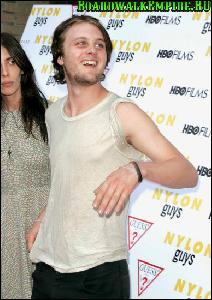 michael_pitt_photo_boardwalkempire.ru_107 (388x550, 49 kБ...)